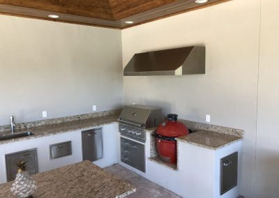 L Shaped Outdoor Kitchen With Island